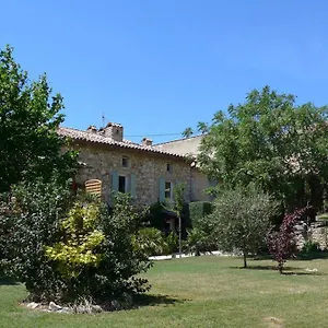  Hébergement de vacances Au Chateau Des Estubiers